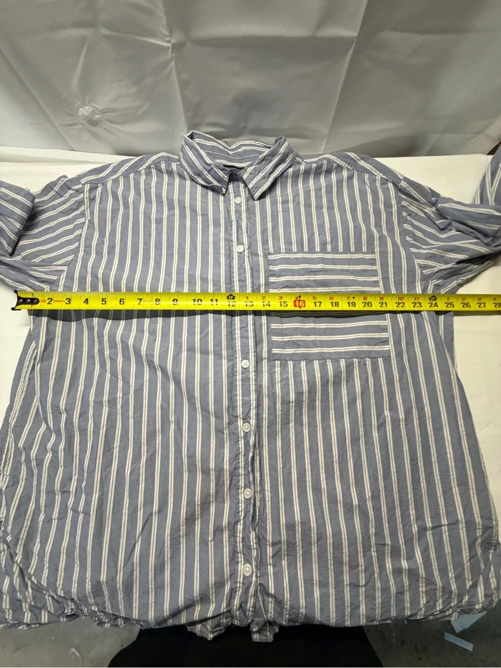 Banana Republic‎ Blue and White Vertical Stripe Casual Button-Down Shirt
